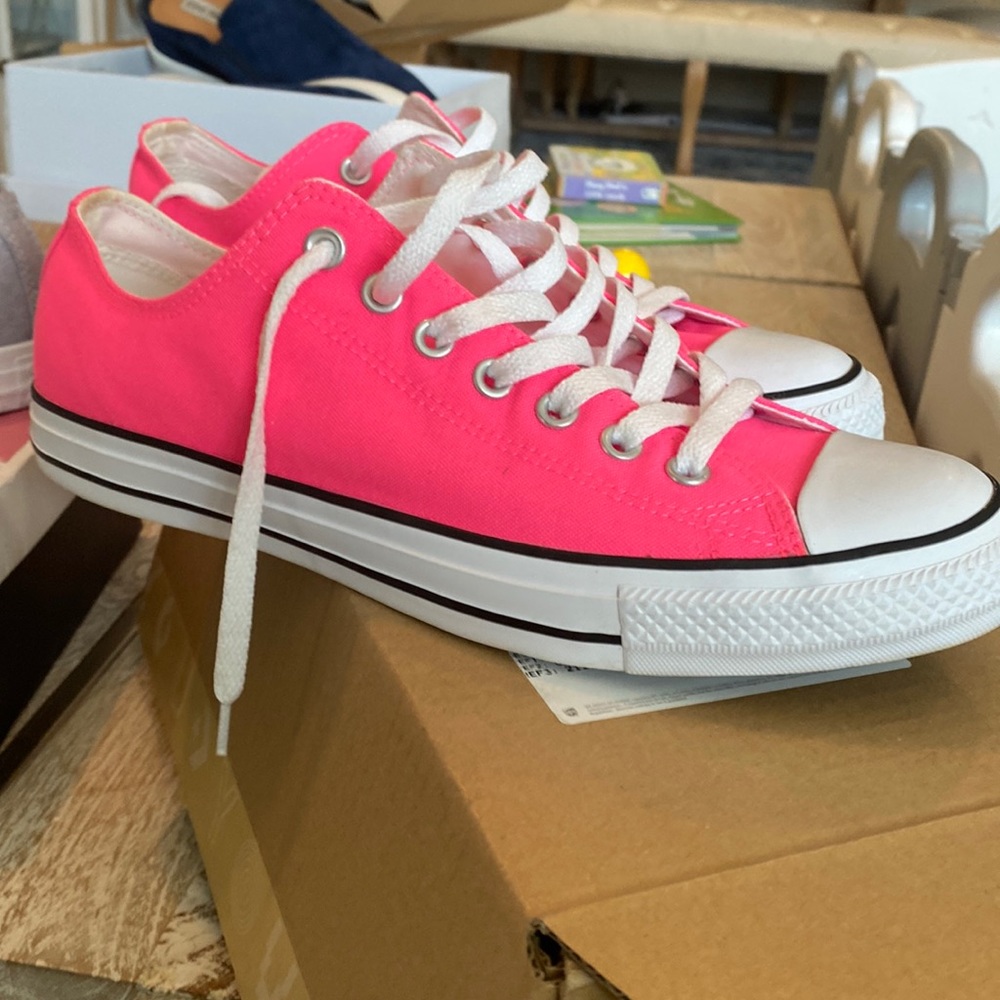 Pink neon women’s converse size 11.5